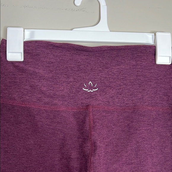 Beyond Yoga Peloton Purple Leggings Womens Large - Picture 4 of 9